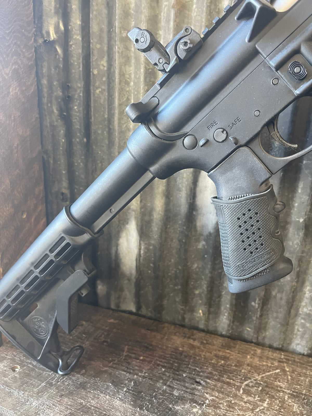 Smith & Wesson M&P15-22 .22 LR – Excellent Used Condition – Magpul Sights – Original Box
