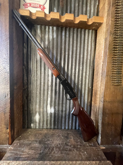 Beautiful Remington Model 572 Fieldmaster BDL pump-action rifle chambered in .22 LR, manufactured in January 1997.