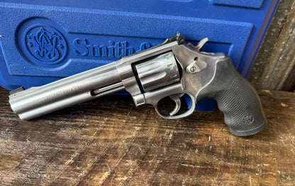 Smith & Wesson Model 617-6