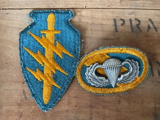 Pre 1965 US Army Special Forces Shoulder Patch with para Wings