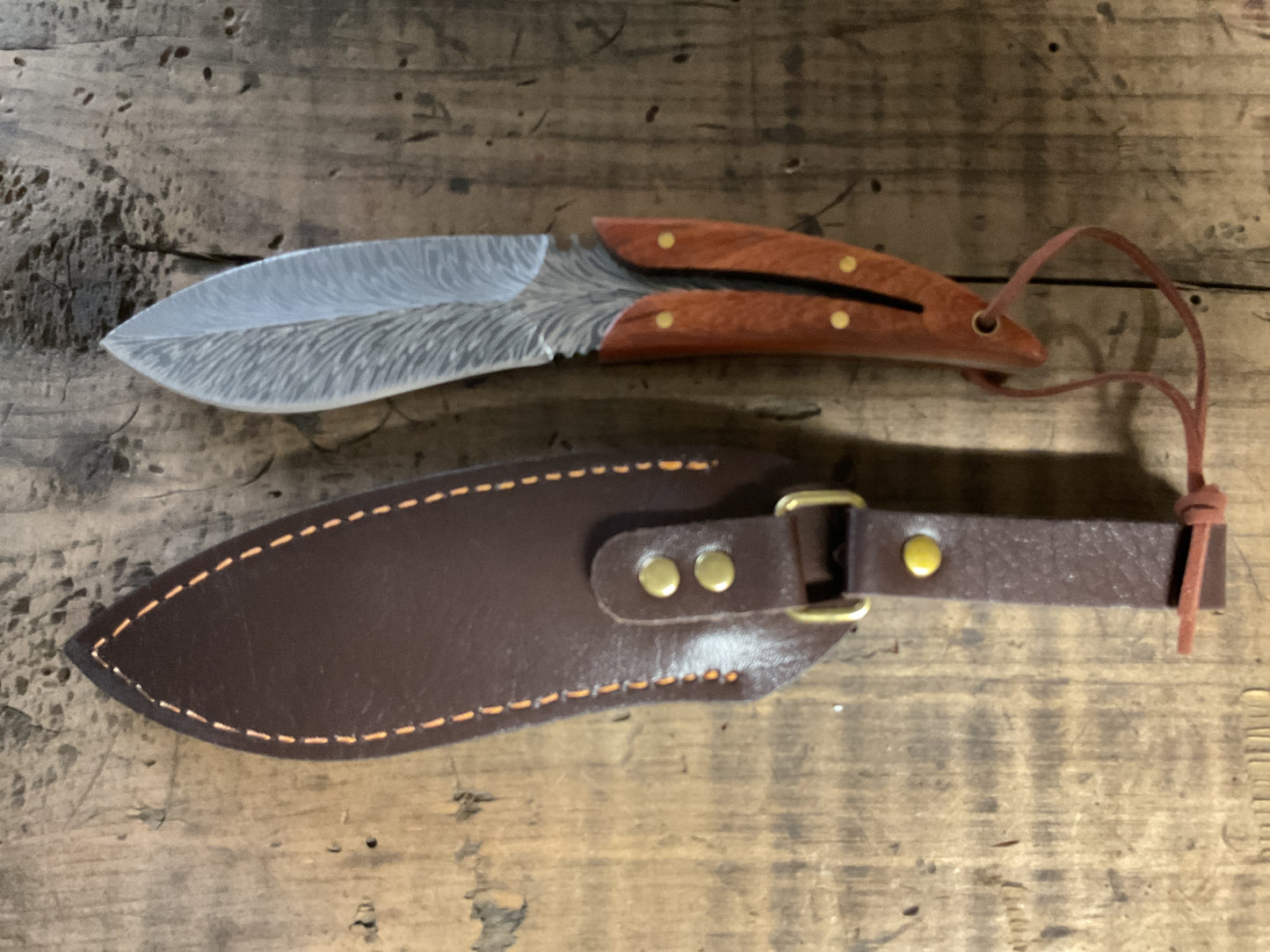 Custom feather Design Fixed Blade Knife w/ Leather Sheath