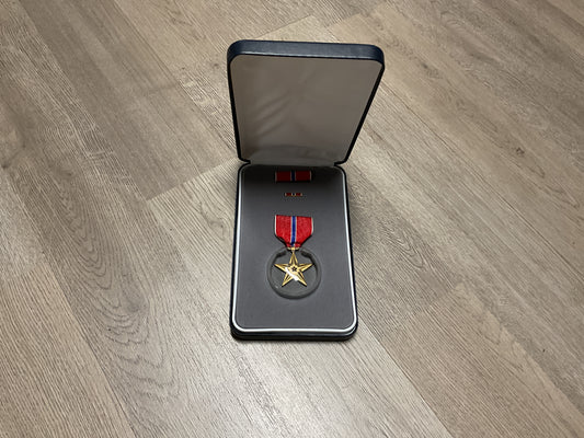 U.S. Bronze Star Medal Presentation Set