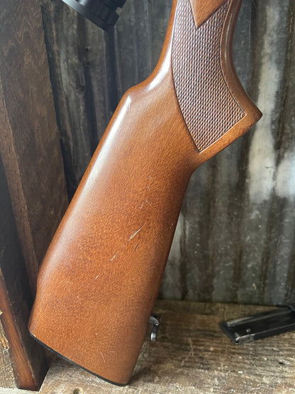 Anschütz Model 525 Semi-Automatic .22 LR Rifle w/ 3-9x Scope & 2 Magazines