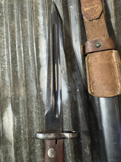 Original WWII German K98 Bayonet by Elite-Diamant (44) – Matching Scabbard with Frog