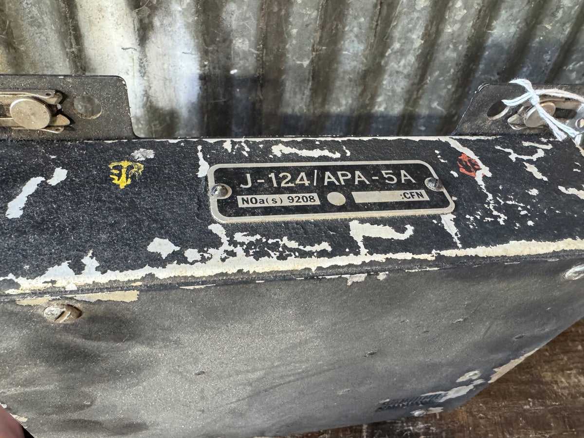 WWII U.S. Military J-124/APA-5A Aircraft Radar Junction Box Serial No. 9208