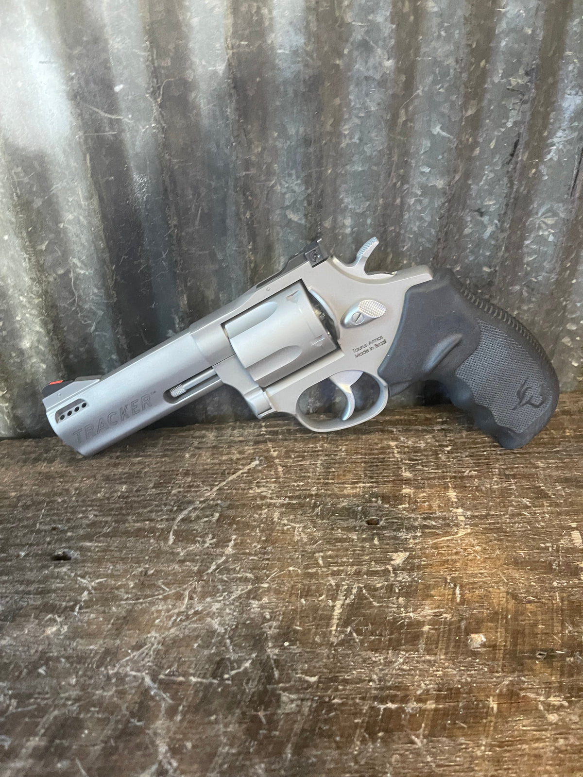 Taurus Tracker .44 Magnum – Stainless – 5-Shot – Ported Barrel – Chest Rig Included