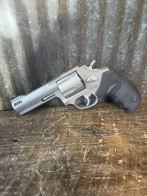 Taurus Tracker .44 Magnum – Stainless – 5-Shot – Ported Barrel – Chest Rig Included