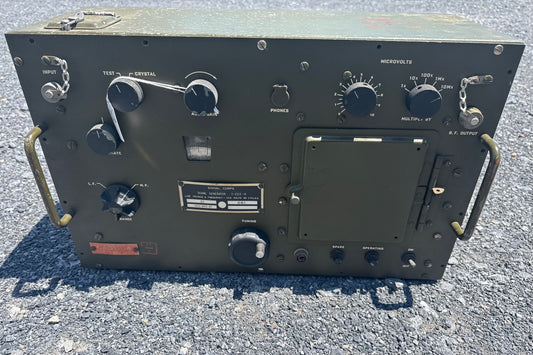 WWII U.S. Signal Corps I-222-A Signal Generator — 1944