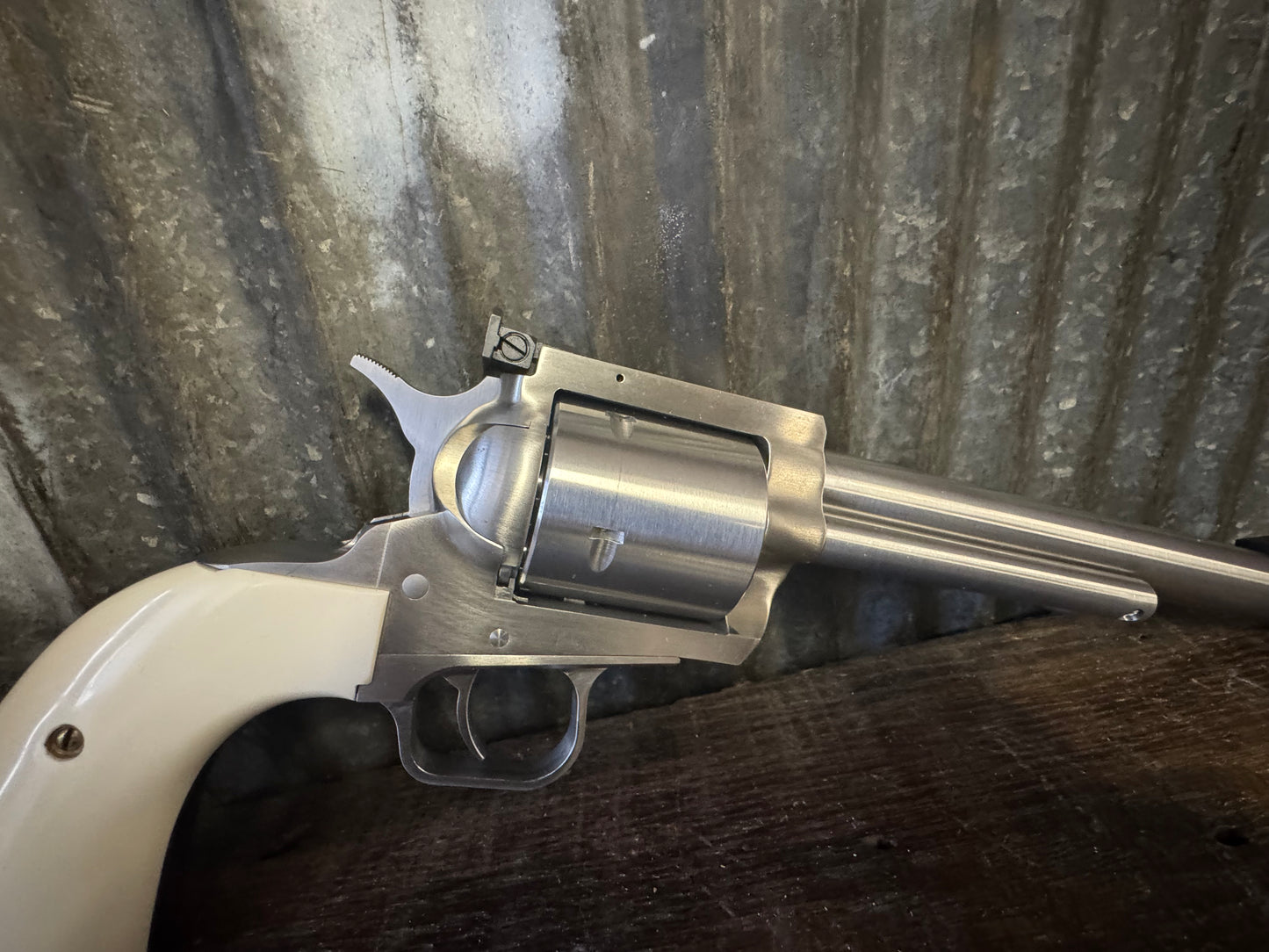 MAGNUM RESEARCH BFR .44 MAGNUM LNIB