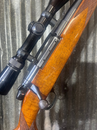 Weatherby Mark V Deluxe 6.5-300 Weatherby Magnum – 26” Barrel – Leupold Vari-X III 3.5-10x Scope – Japanese Made
