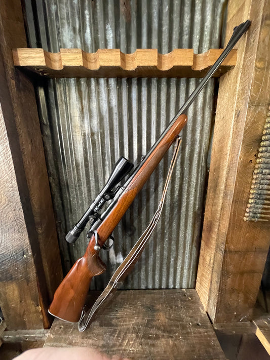 Winchester Model 70 Featherweight – .30-06 Springfield – Leupold Scope – Classic Hunting Rifle