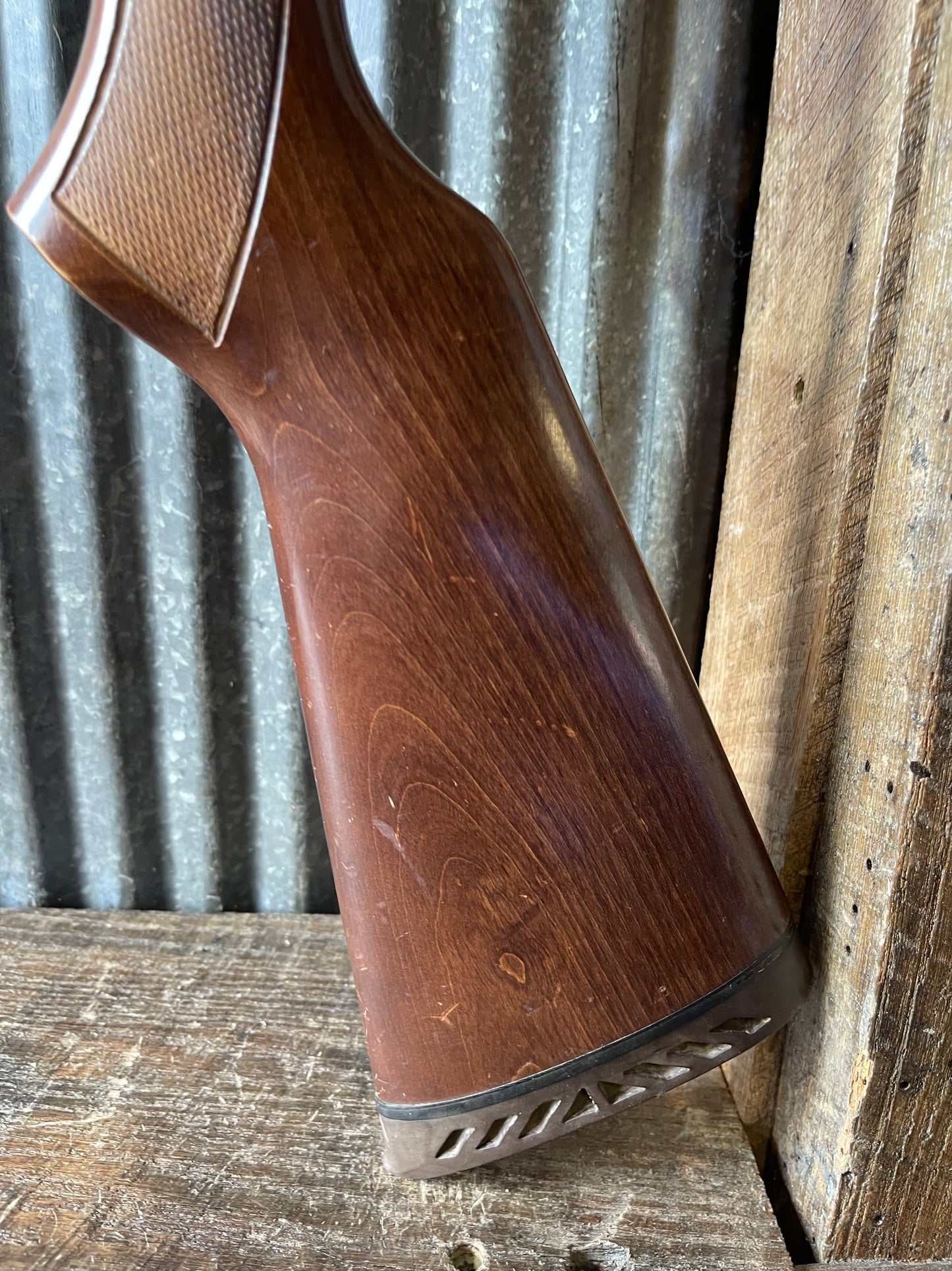 Mossberg Model 500 Engraved 12 Gauge Pump Shotgun – Gold Trigger – 28” Barrel