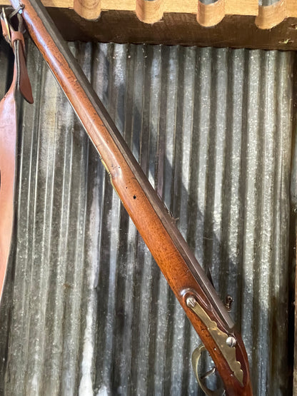 Unmarked .72 Caliber Flintlock Muzzleloading Rifle – Full Stock – Functional Lock – Early American Style