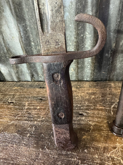 Japanese Type 30 Arisaka Bayonet with Steel Scabbard – Hooked Quillon
