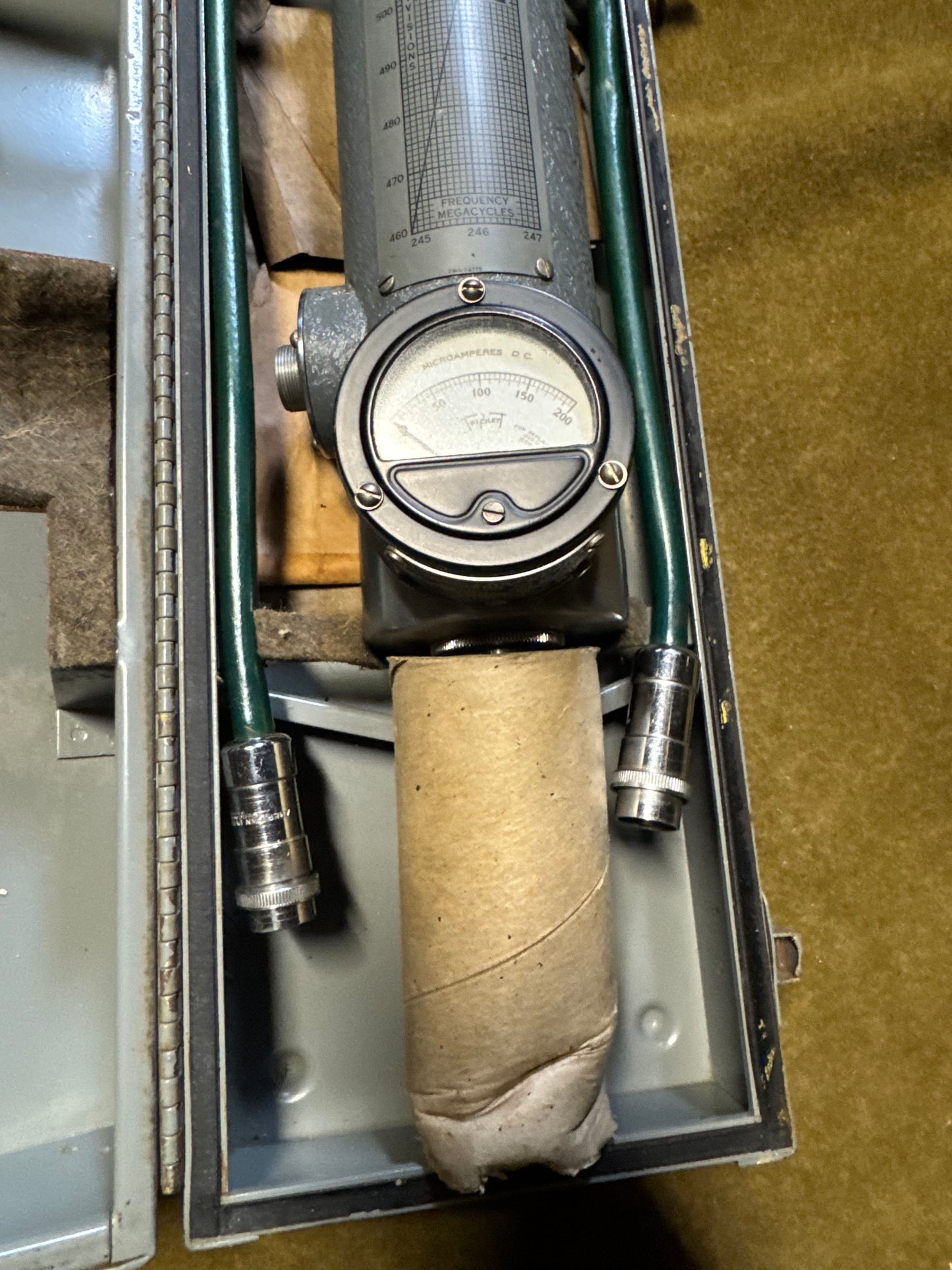 WWII U.S. Navy Type CWS-60028 Frequency Meter w/ Carrying Case