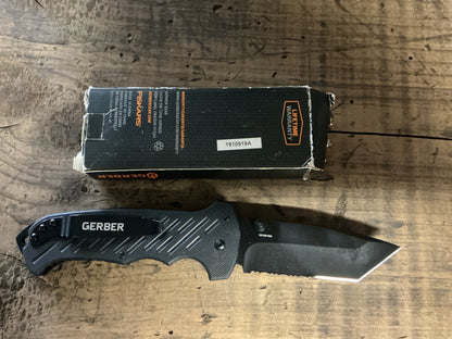 Gerber 06 Fast Model 30-000118 Tactical Folding Knife Tanto Serrated with Original Box