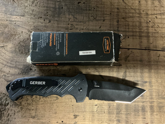 Gerber 06 Fast Model 30-000118 Tactical Folding Knife Tanto Serrated with Original Box