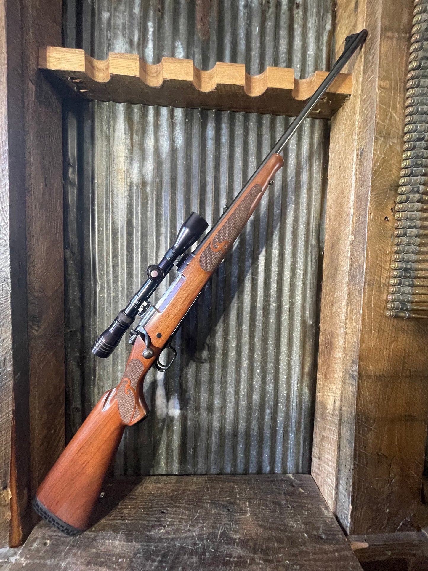 Winchester Model 70 XTR Featherweight – 7x57 Mauser (7mm Mauser) with Redfield Widefield 3-9x Scope