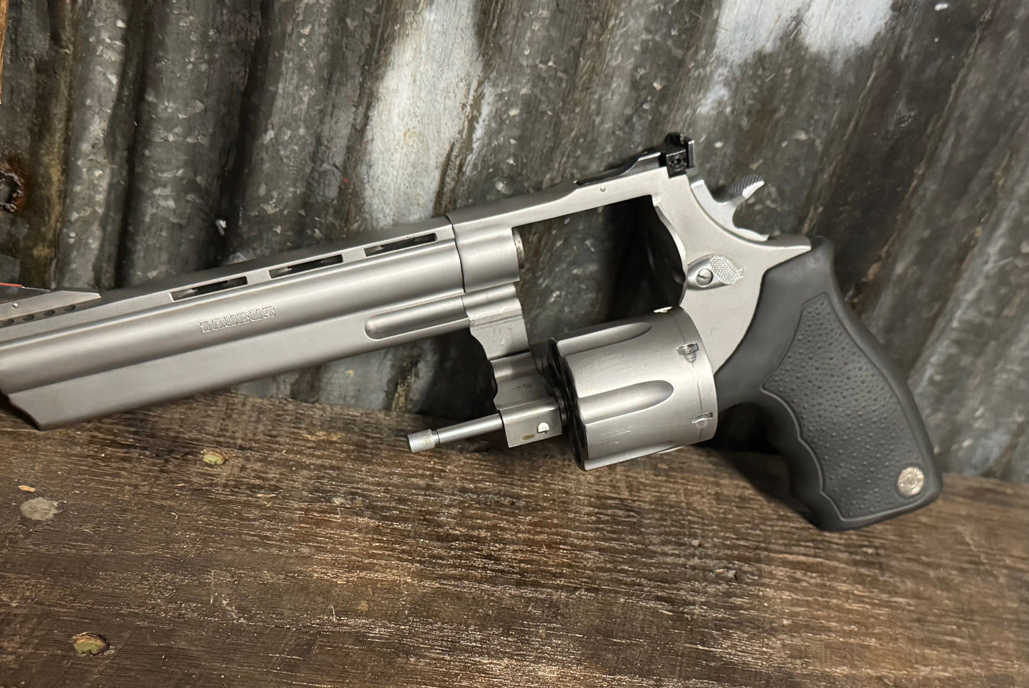 TAURUS MODEL 44 – .44 MAGNUM