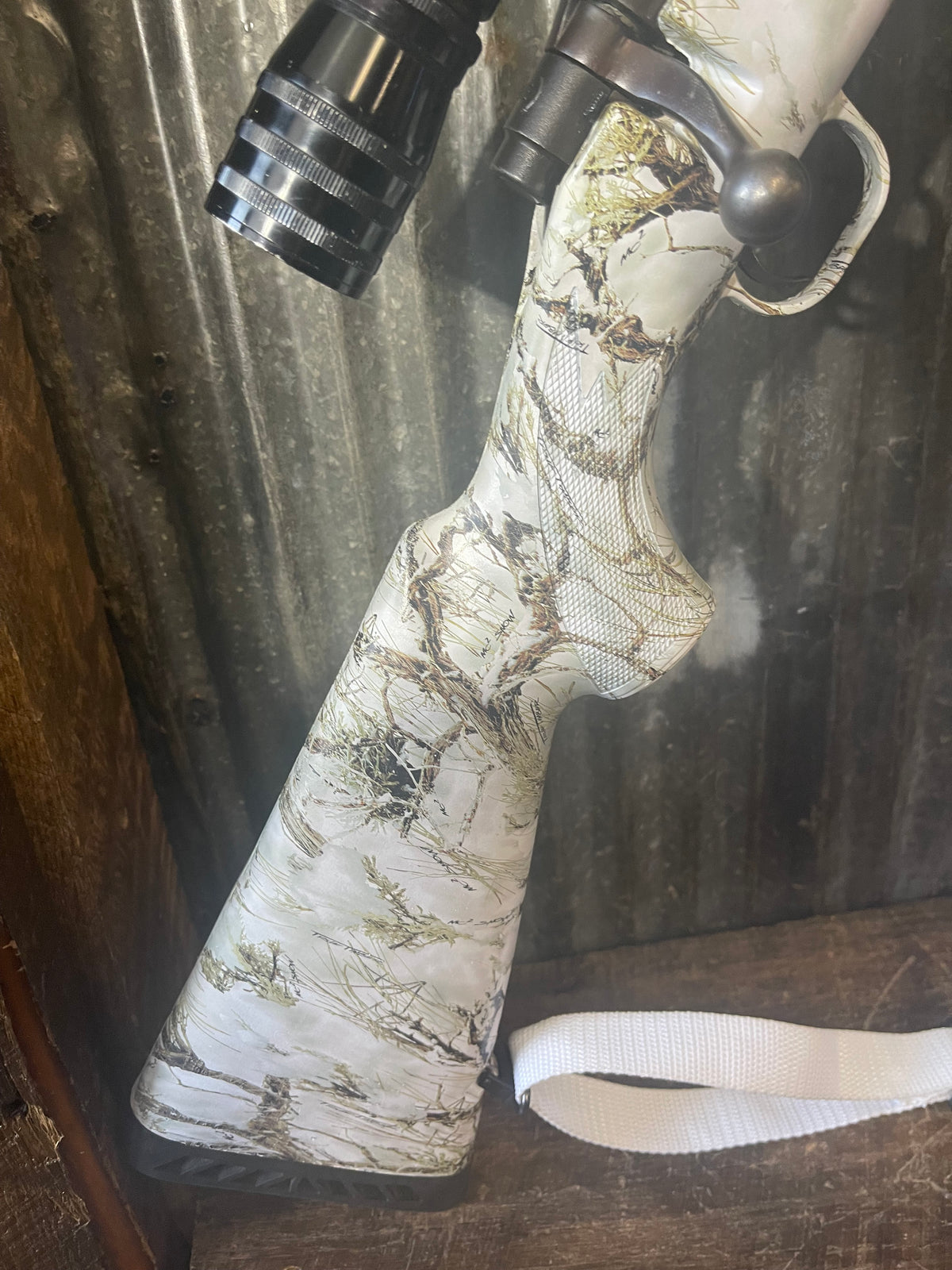 Mossberg 100 ATR .270 Winchester Bolt Action Rifle – 3-9x Scope – Snow Camo