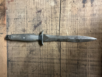 Vietnam Gerber Mark II Knife “Cat’s Tongue” Handle 1968-CT2 Serial Number: 005088