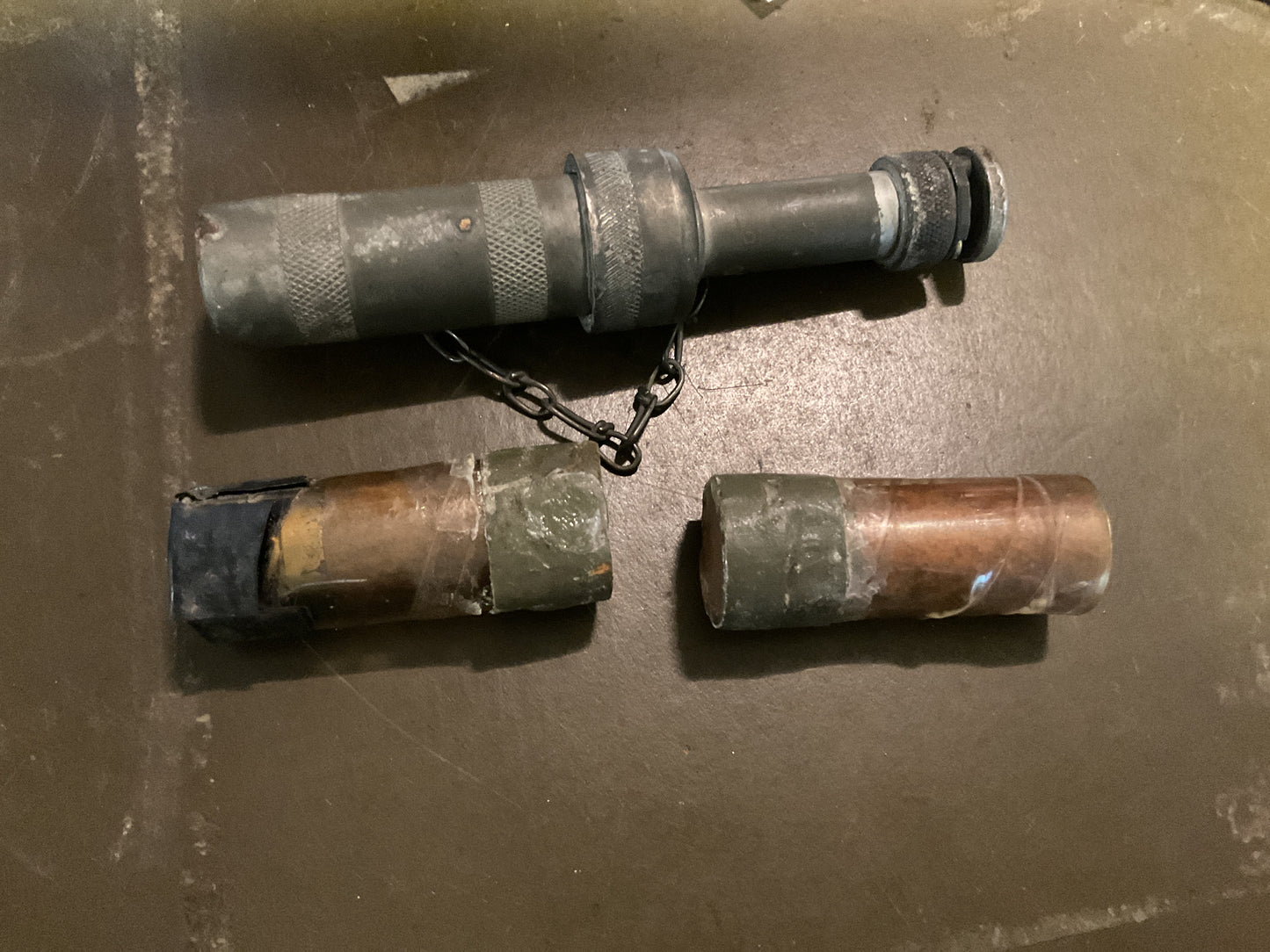 U.S. Navy Hand Projector MK4 Flare Gun with (2) Cartridges