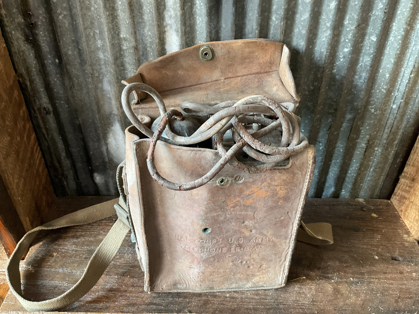 WWII US ARMY EE-8-A Field Telephone