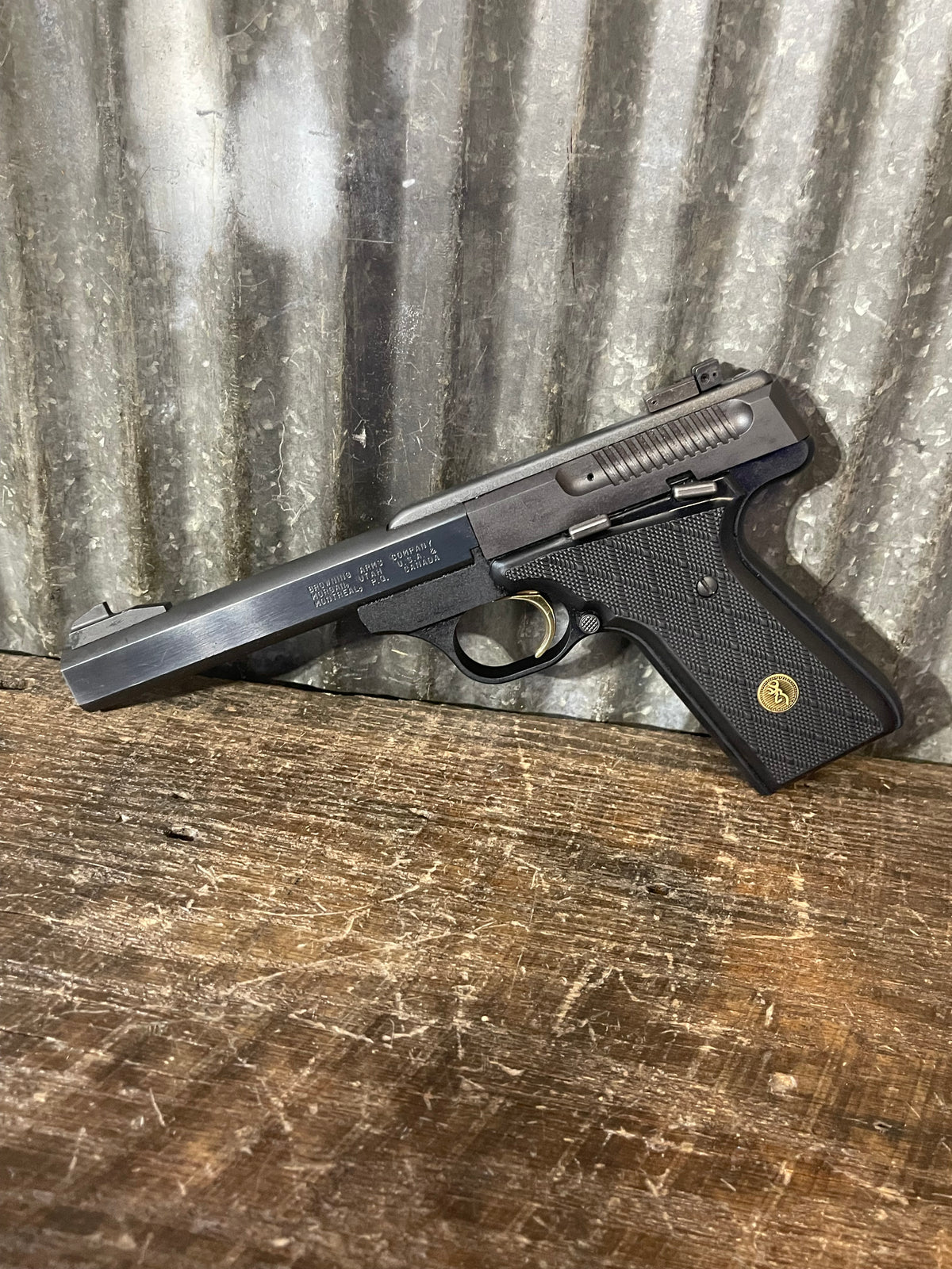 Browning Buck Mark .22 LR Semi-Automatic Pistol – 5.5” Bull Barrel – Box & Papers