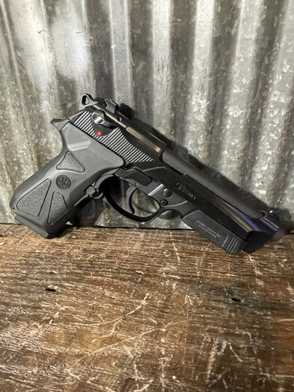 Beretta 90-Two .40 S&W – With Factory Case & 3 Magazines