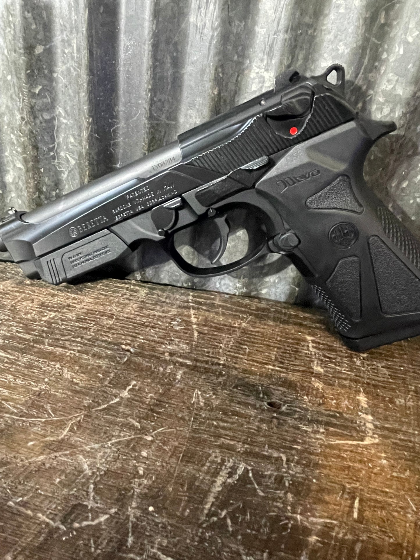 Beretta 90-Two .40 S&W – With Factory Case & 3 Magazines
