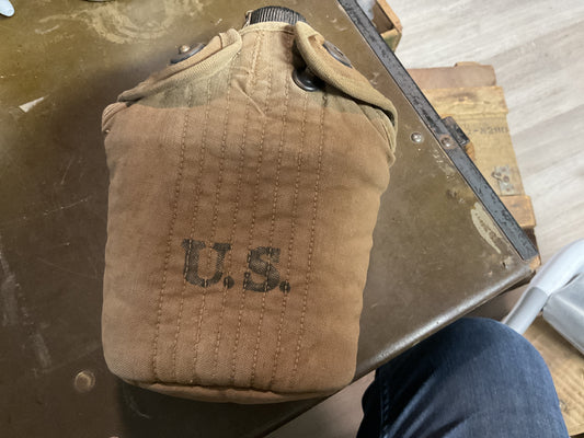 WWII Canteen with Cover & Cup (y)