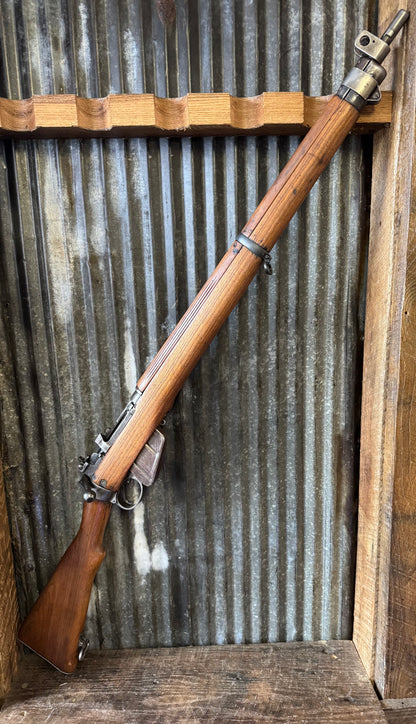 Original WWII British Lee-Enfield No.4 Mk I rifle 1943 W/ Bayonet