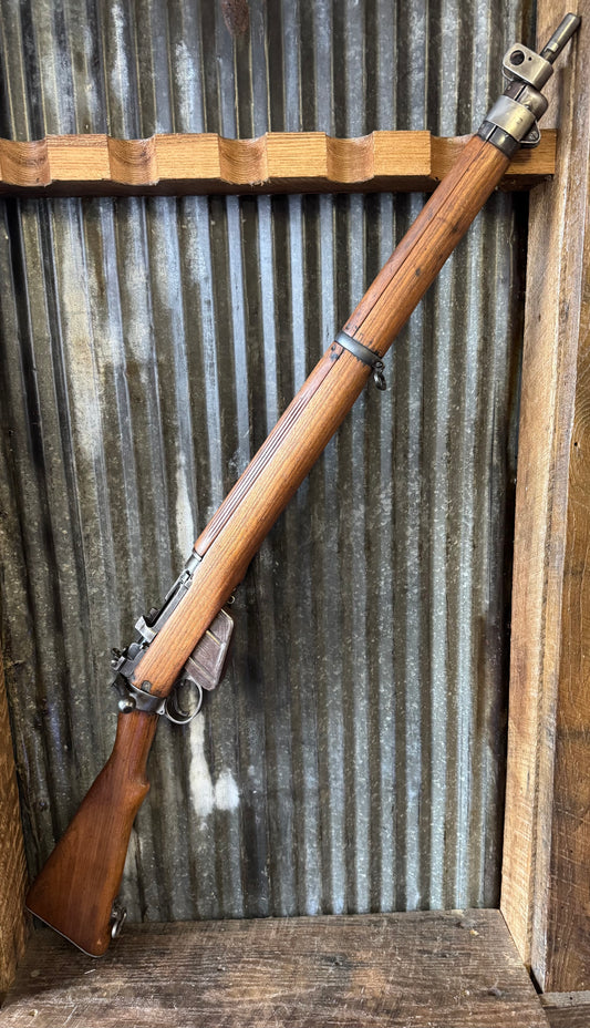 Original WWII British Lee-Enfield No.4 Mk I rifle 1943 W/ Bayonet