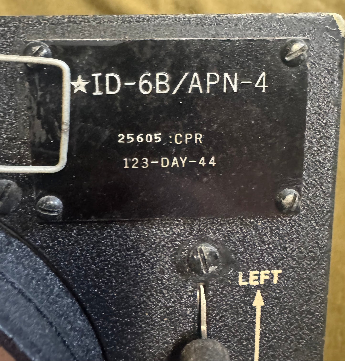 WWII U.S. Radar Indicator ID-6B/APN-4 – Aircraft Radar Display Unit