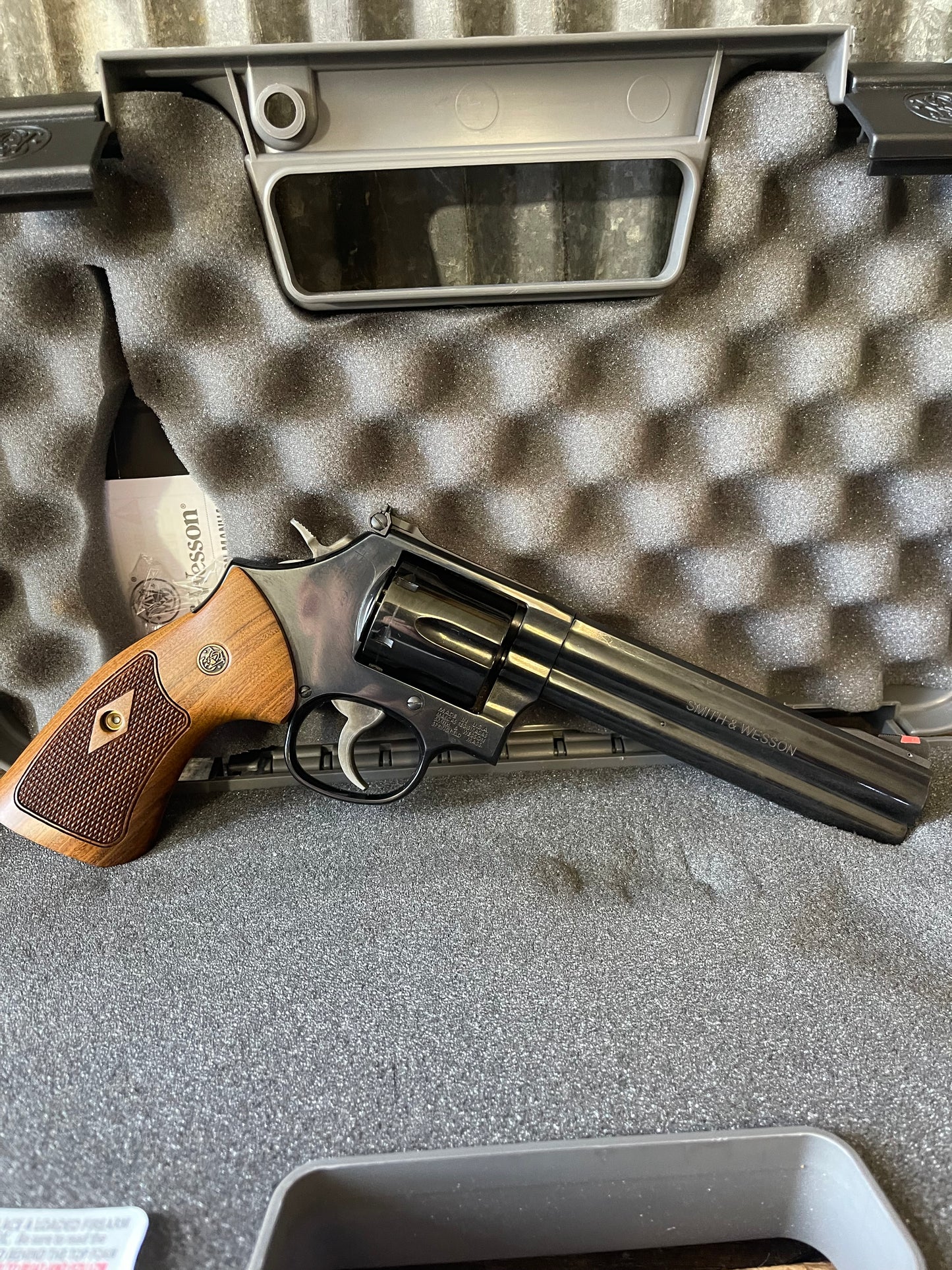 Smith & Wesson Model 586-8 .357 Magnum – 6” Barrel – Factory Box