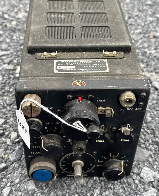 WWII U.S. Military RT-122A/APW-11 Receiver-Transmitter