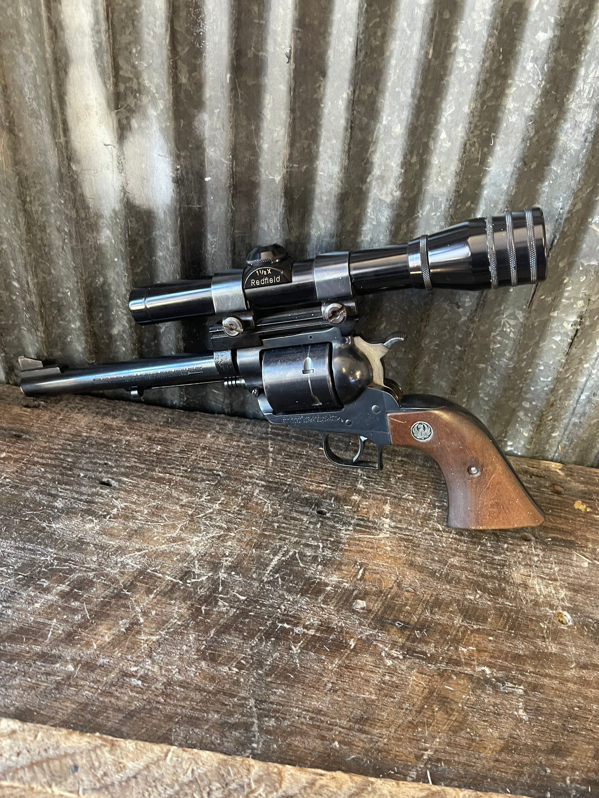 Ruger Blackhawk .44 Magnum Revolver – Redfield 1½X Pistol Scope – Vintage Hunting Setup