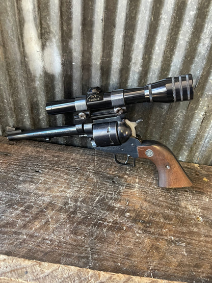 Ruger Blackhawk .44 Magnum Revolver – Redfield 1½X Pistol Scope – Vintage Hunting Setup