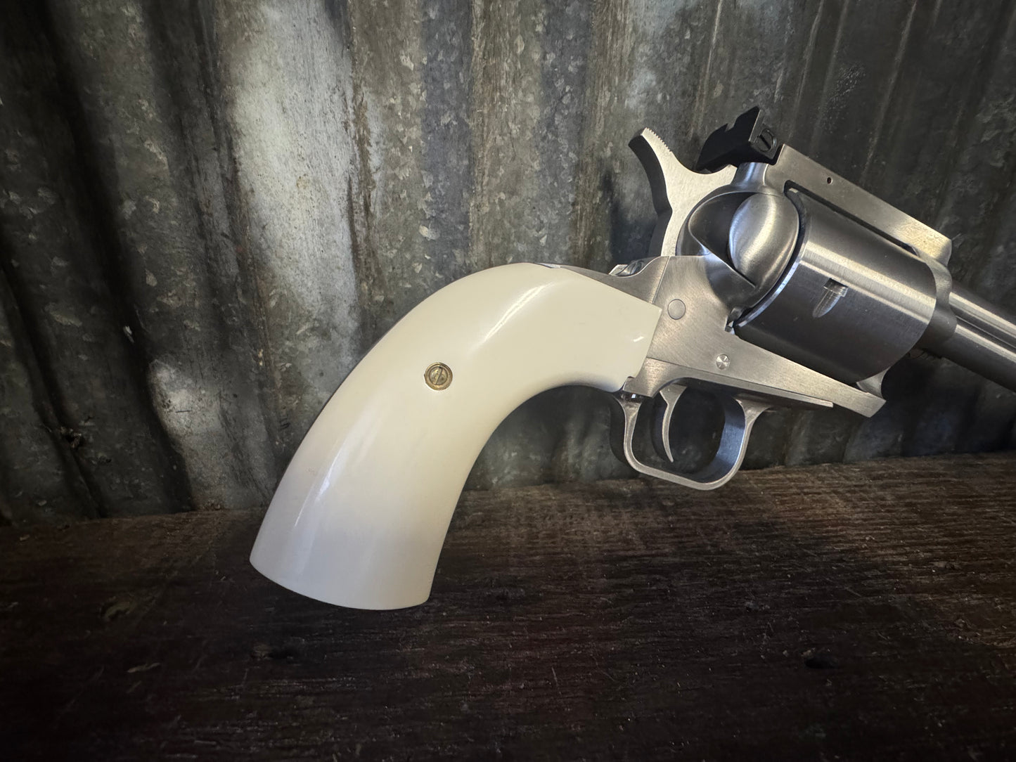 MAGNUM RESEARCH BFR .44 MAGNUM LNIB