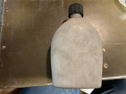 WWII Canteen no Cover (L)