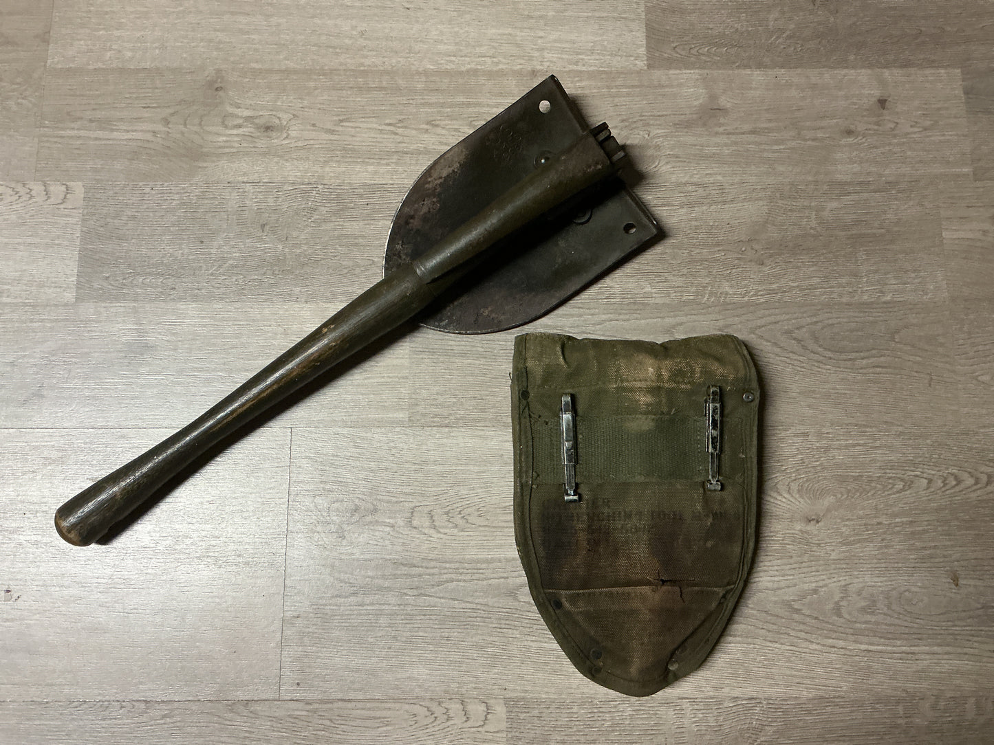 Original U.S. Military Ames 1966 VietnamFolding Entrenching Tool E-Tool w/ Cover Also Marked