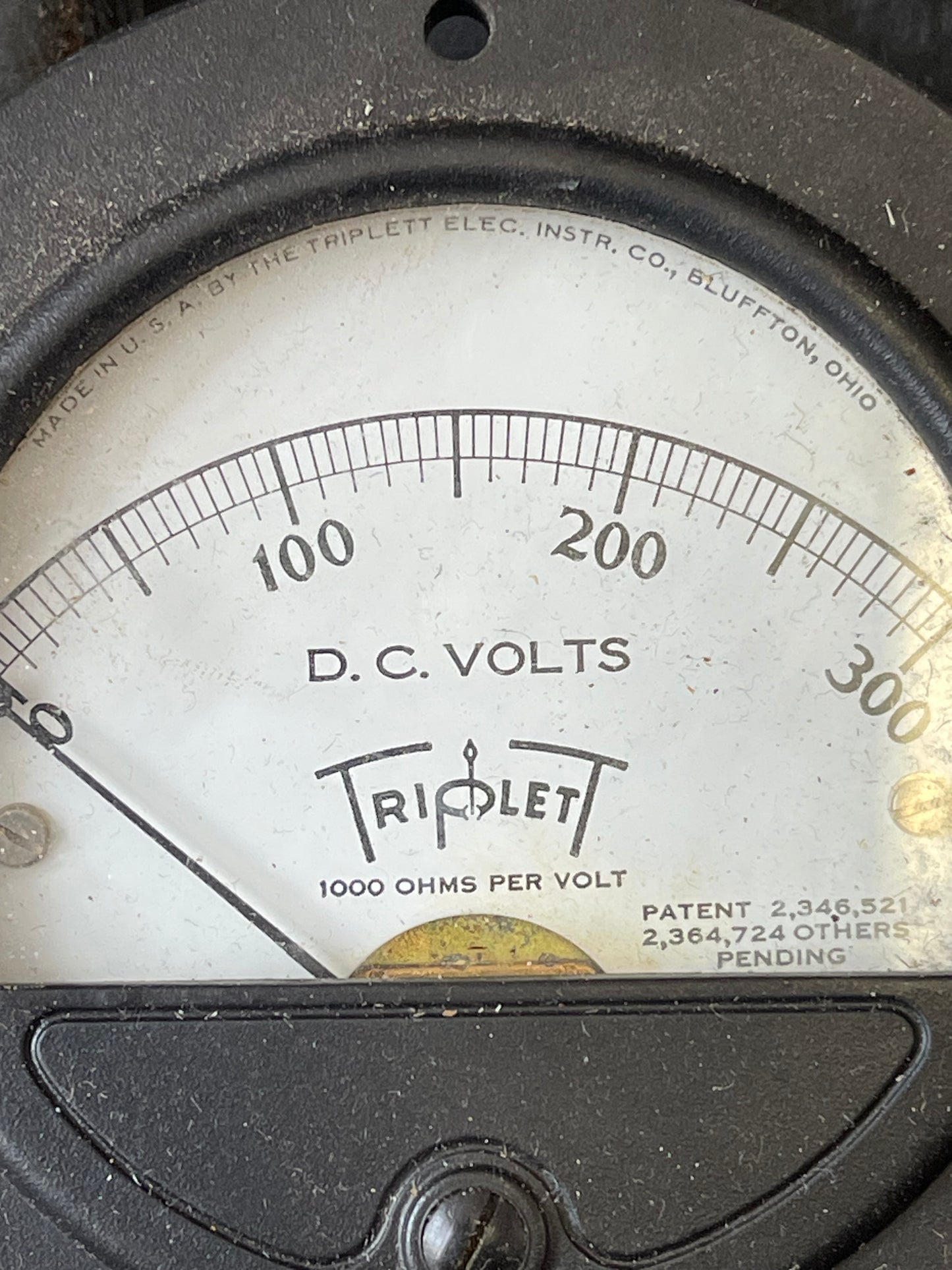 Vintage Triplett D.C. Voltmeter – Industrial Panel Meter (0–300 Volts)