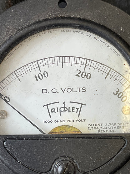 Vintage Triplett D.C. Voltmeter – Industrial Panel Meter (0–300 Volts)