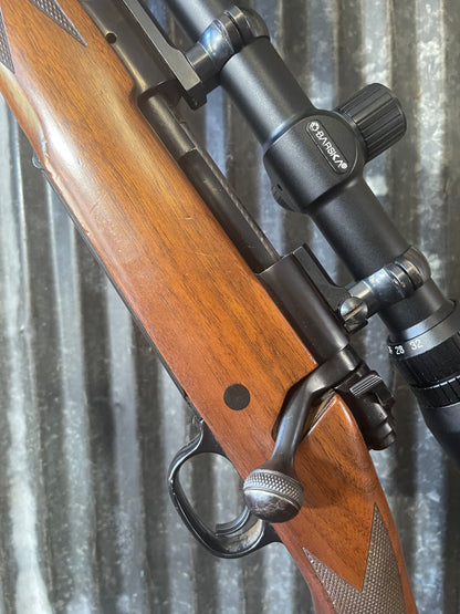 Winchester Model 70 Classic Sporter Left-Hand – .270 Winchester – Barska 8-32x40 Scope