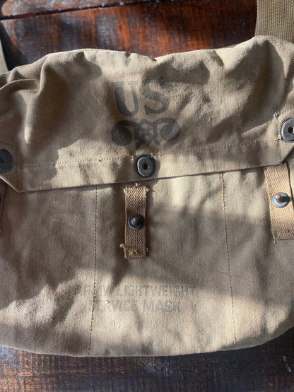 WWII lightweight Gasmask Bag- original