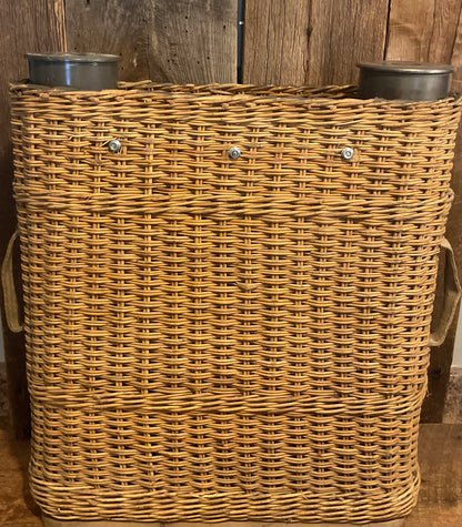 WW2 Nr 0830 wicker case