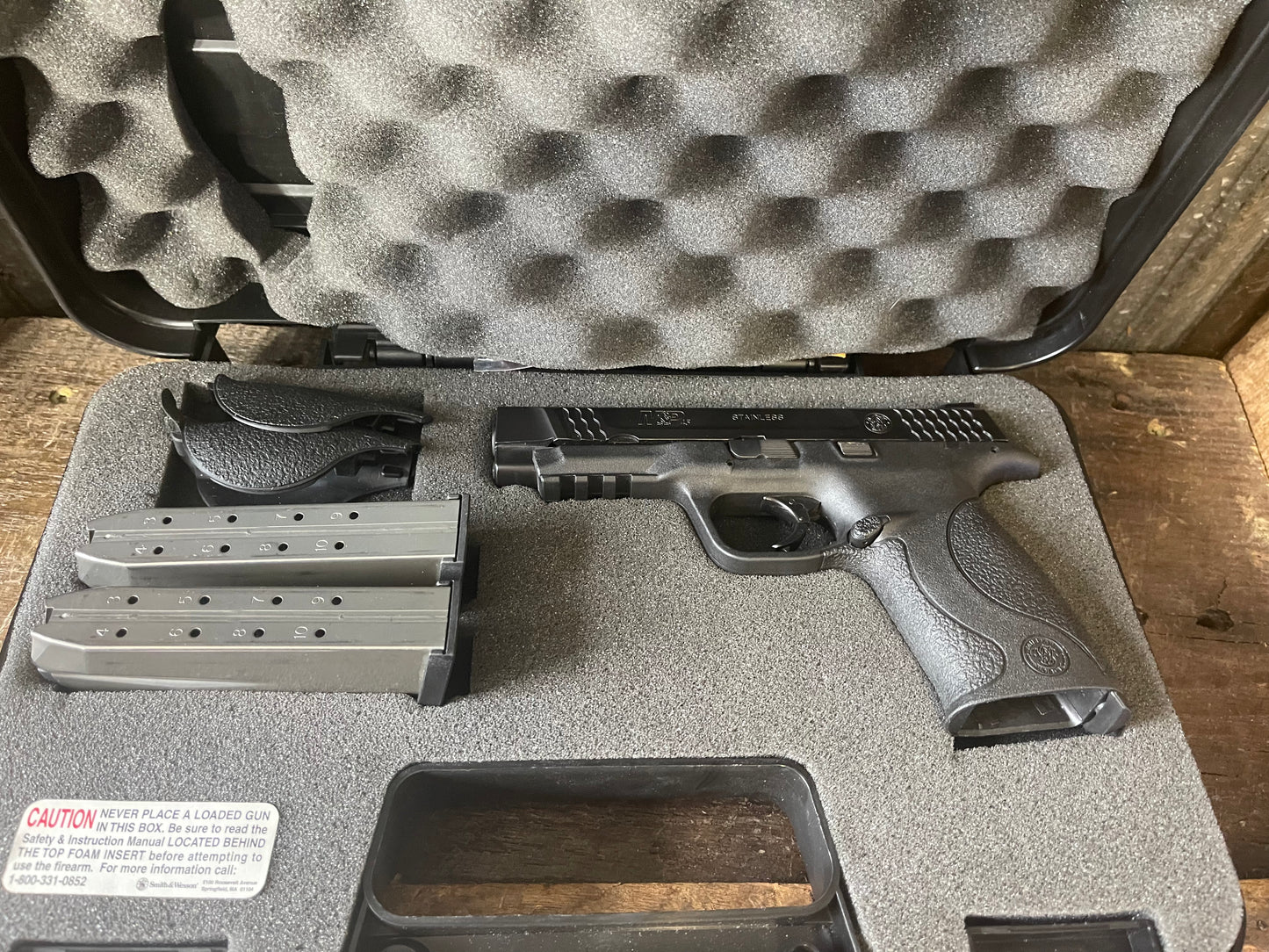Smith & Wesson M&P45 Stainless .45 ACP Pistol – Box, Backstraps & 2 Magazines