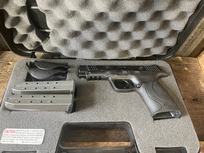 Smith & Wesson M&P45 Stainless .45 ACP Pistol – Box, Backstraps & 2 Magazines