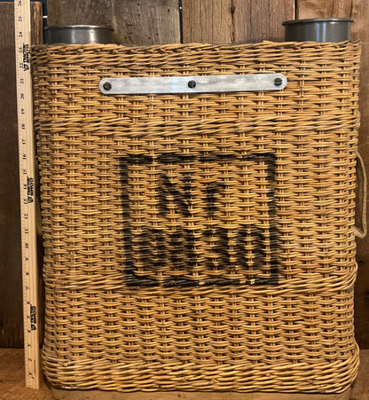 WW2 Nr 0830 wicker case