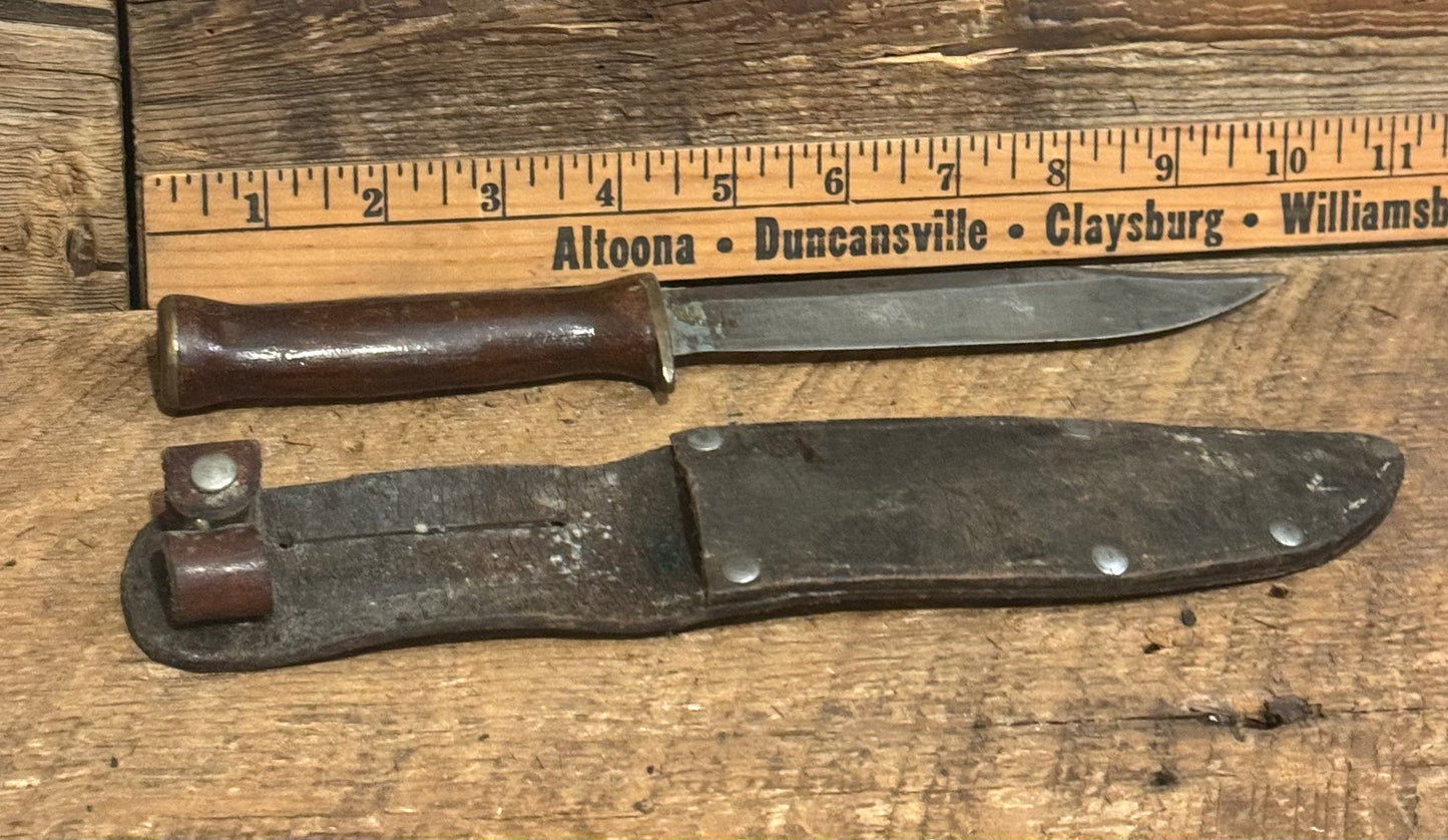 WWII Theatre Knife-Round Wooden